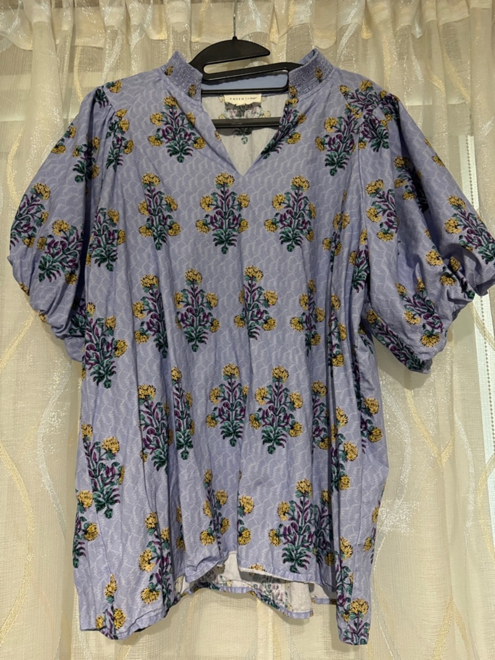 entro Lavender Floral V-Neck Puff Sleeve Top